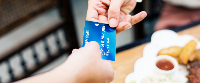 consumer prefer credit cards vs cash uk